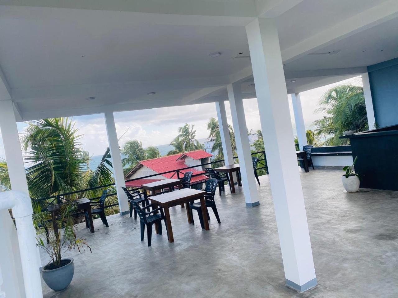 The Wave'S Guest House Мириса Екстериор снимка