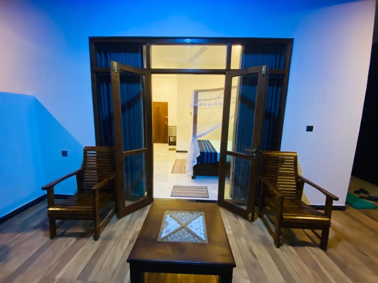 The Wave'S Guest House Мириса Екстериор снимка