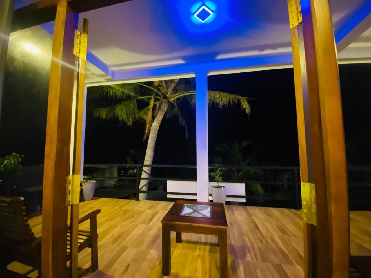 The Wave'S Guest House Мириса Екстериор снимка