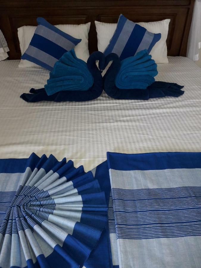 The Wave'S Guest House Мириса Екстериор снимка