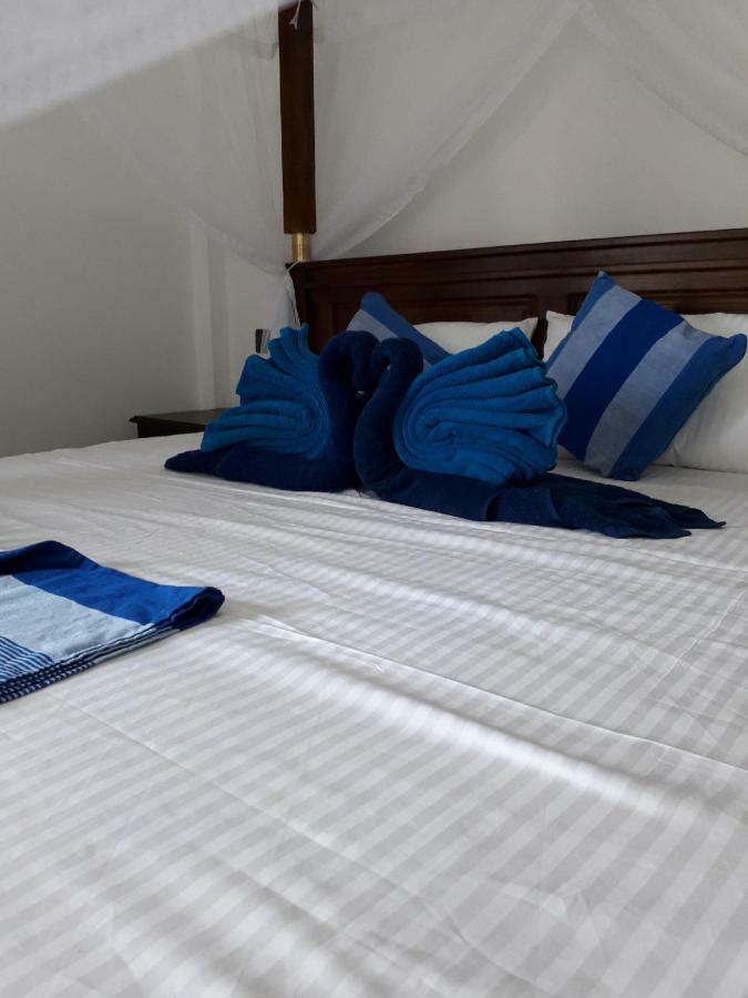 The Wave'S Guest House Мириса Екстериор снимка