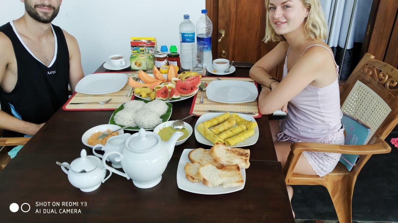 The Wave'S Guest House Мириса Екстериор снимка